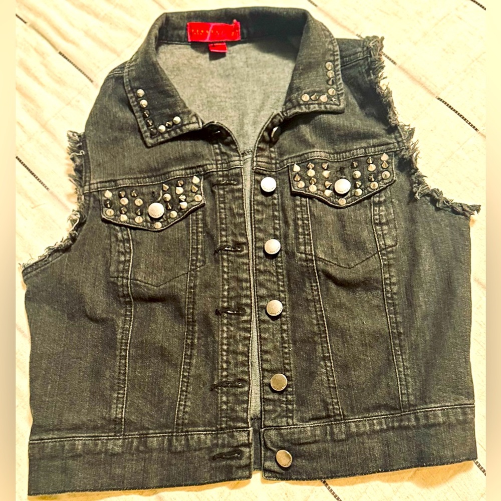 Tinseltown Studded Black Denim Vest women’s size M